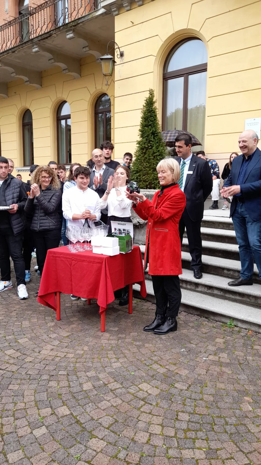 Fendt 211… una consegna speciale all’istituto GB Cerletti